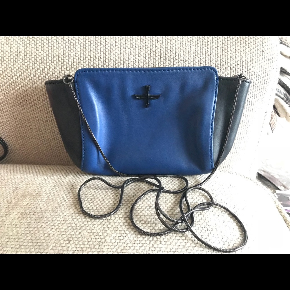 Pour la Victoire Crossbody